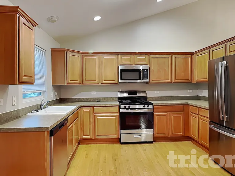 8007 Shady Oak Rd — Photo 5