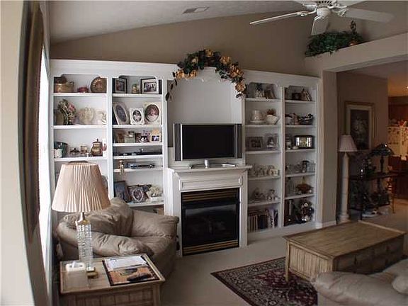4th image of 6879 Park Square Dr APT C