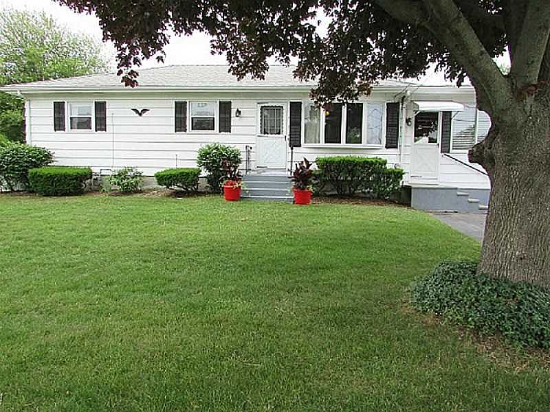 1st image of 75 Abbott St
