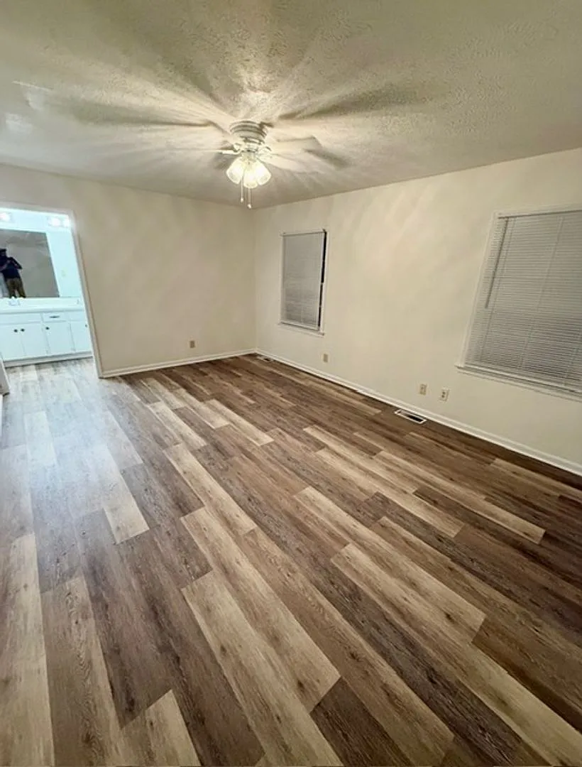 2066 Rexford Road — Photo 3