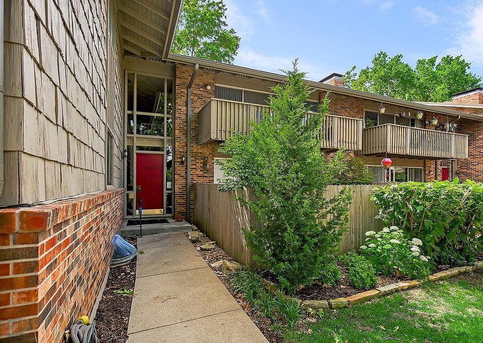 1st image of 8740 Metcalf Ave #203