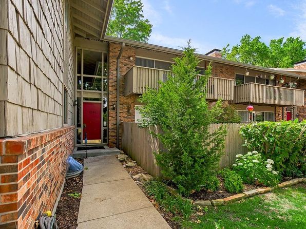 8740 Metcalf Ave #203, Overland Park, KS 66212