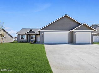 11651 N Simmons Ln, Rathdrum, ID 83858