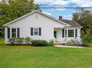 3806 Robinhood Rd, Winston Salem, NC 27106