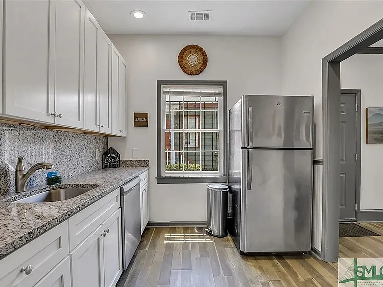 552 - 554 E Macon St — Photo 8