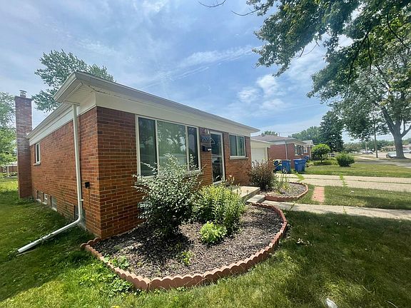 2nd image of 25056 Audrey Ave