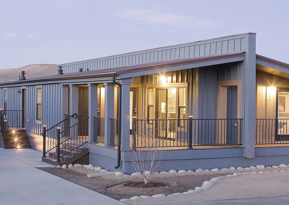 Exterior Villa 15 w deck
