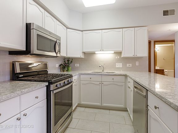 4th image of 201 N Vail Ave APT 803