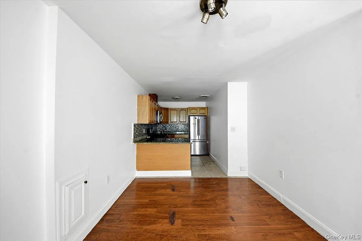1 bed, 1.0 bath, 3651 sqft, $2,300 — Photo 4