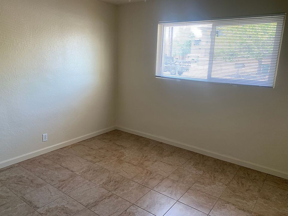 1st image of 2549 E St #2551