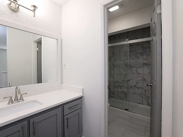 Windsor Apartments — Photo 6