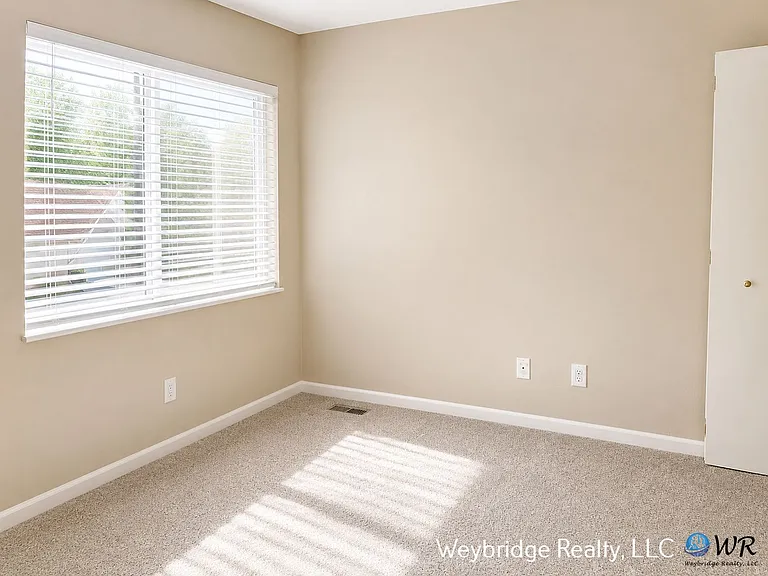 9821 Timbers Dr — Photo 15