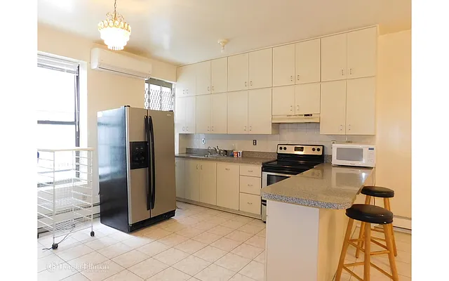 Rented by Douglas Elliman | media 16