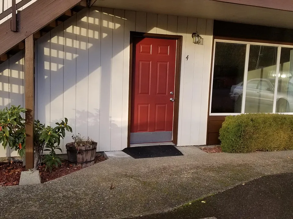 824 Broadway Ave #4