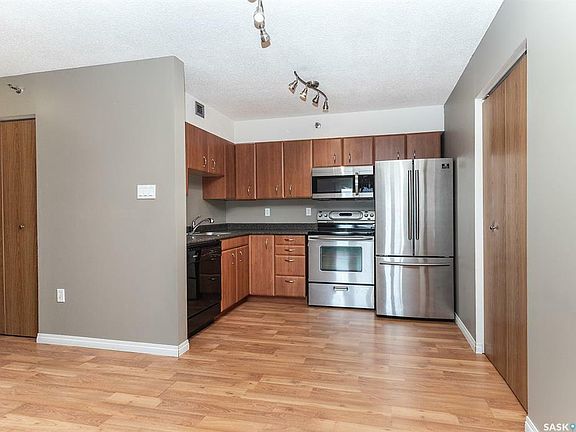5th image of 405 5th Ave N Unit 906