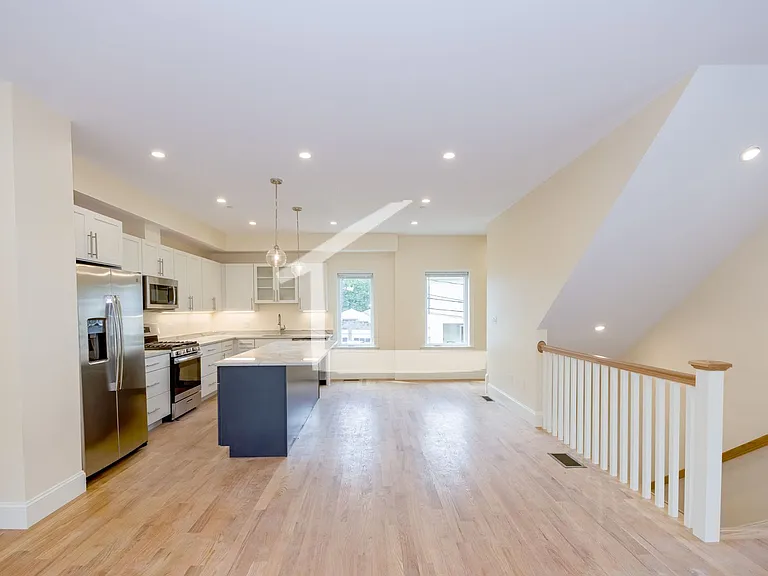8 Cufflin St #118 — Photo 4