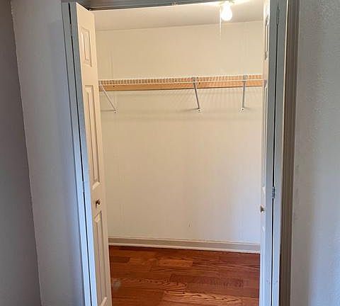 4th image of 4269 Jeschel Dr