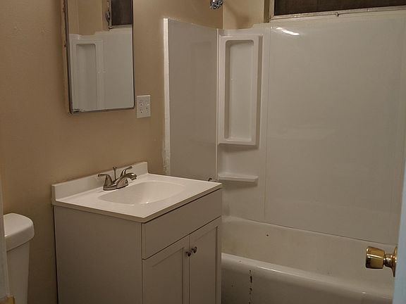 4th image of 12230 Graham St