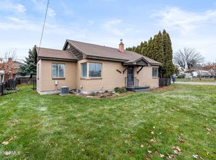 4302 W Nob Hill Blvd, Yakima, WA 98908