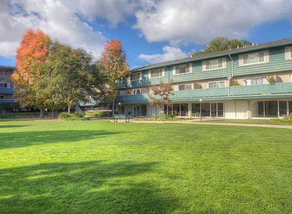 4th image of 7070 Rainbow Dr APT 13