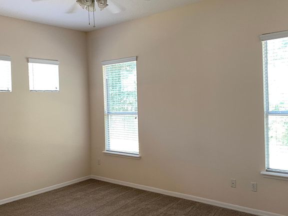 4th image of 1315 Tom Morris Dr