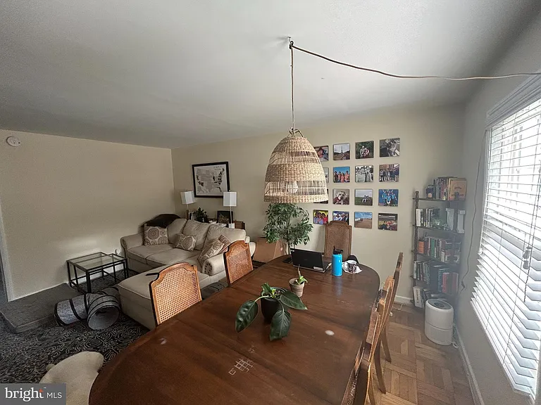 726 N Oakland St — Photo 2