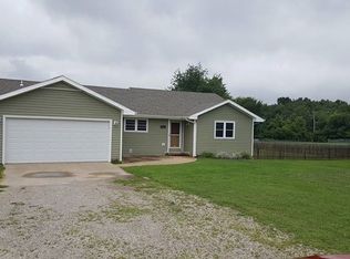 2111 Beck Ln, Lebanon, MO 65536