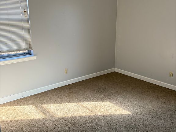 4th image of 214 Harvard Ave