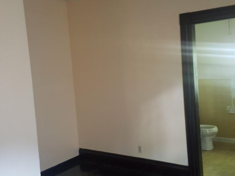1st image of 1307 Forest Ave APT 2