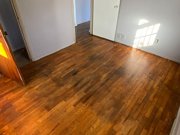 4th image of 3513 Trumbull Ave
