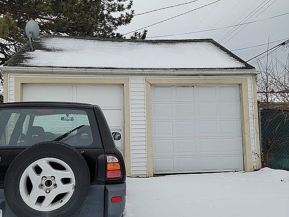 3rd image of 7353 Abington Ave