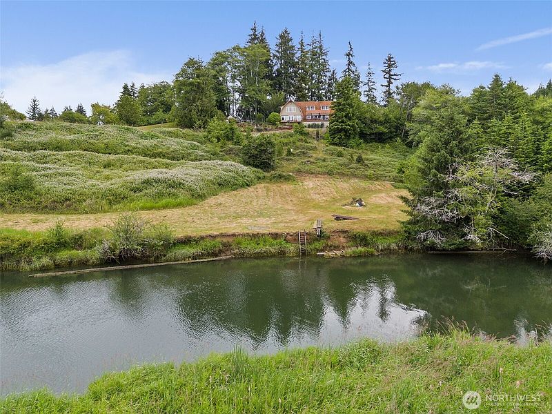 3rd image of 1508 Bloomhardt Road