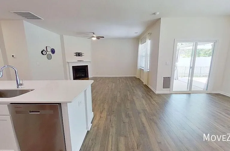 1131 Staghorn Ave — Photo 24