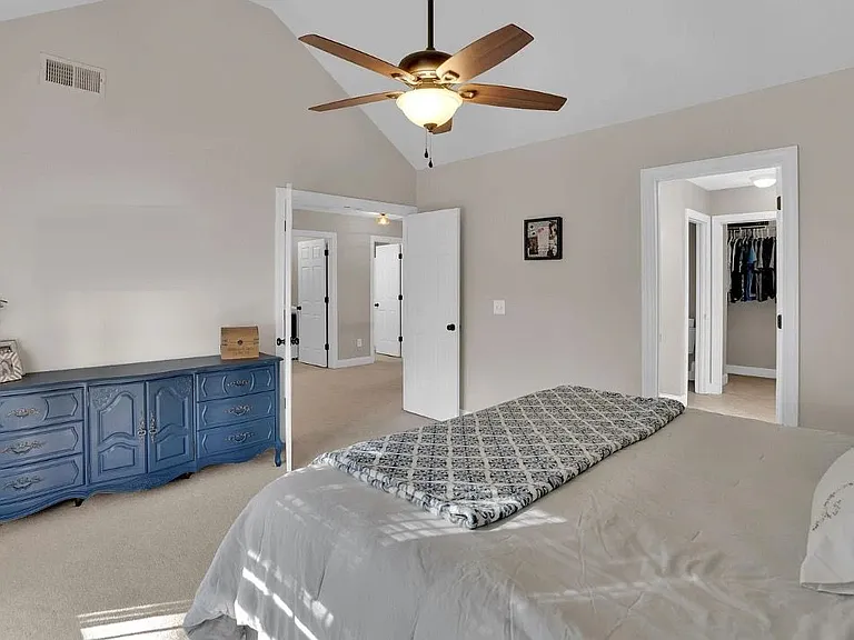 1005 Tarrytown Ln — Photo 20