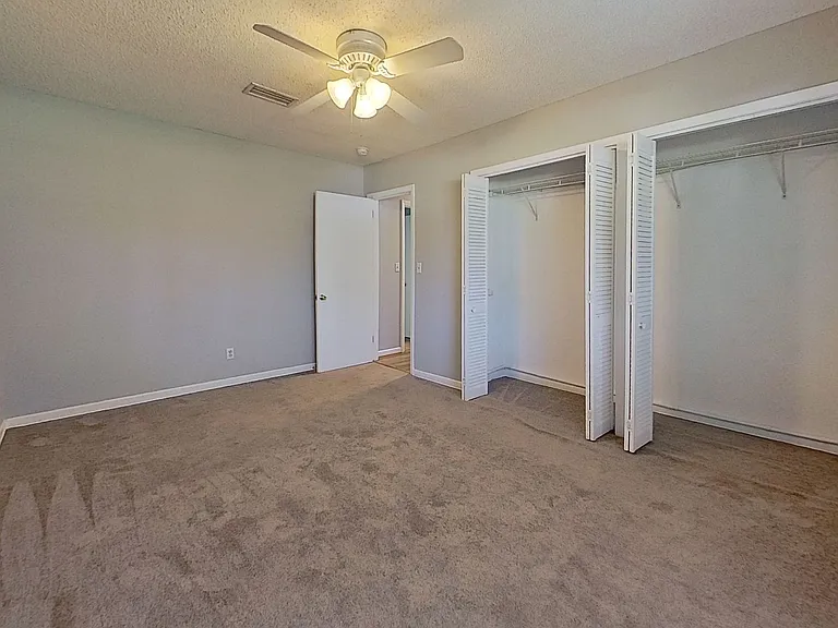 1301 Kings Rd — Photo 11