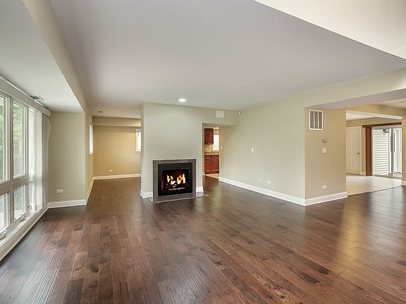 3rd image of 3267 Sprucewood Ln