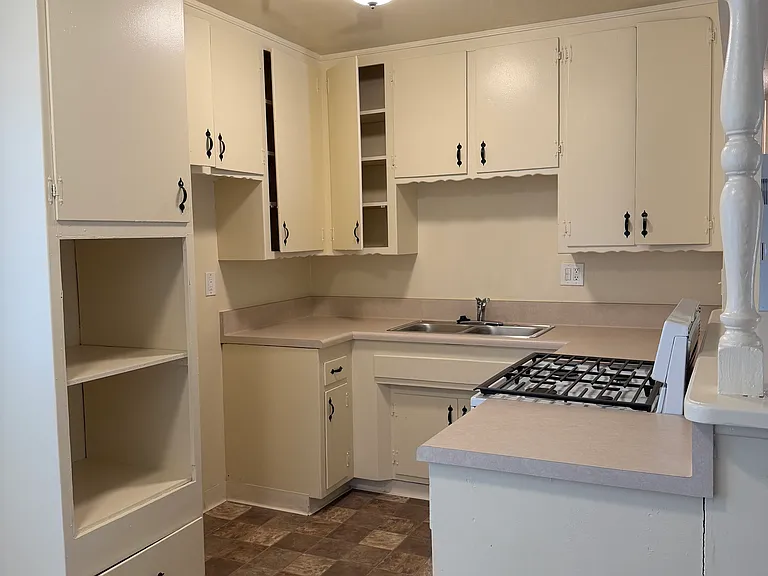 14130 Bellflower Blvd — Photo 12