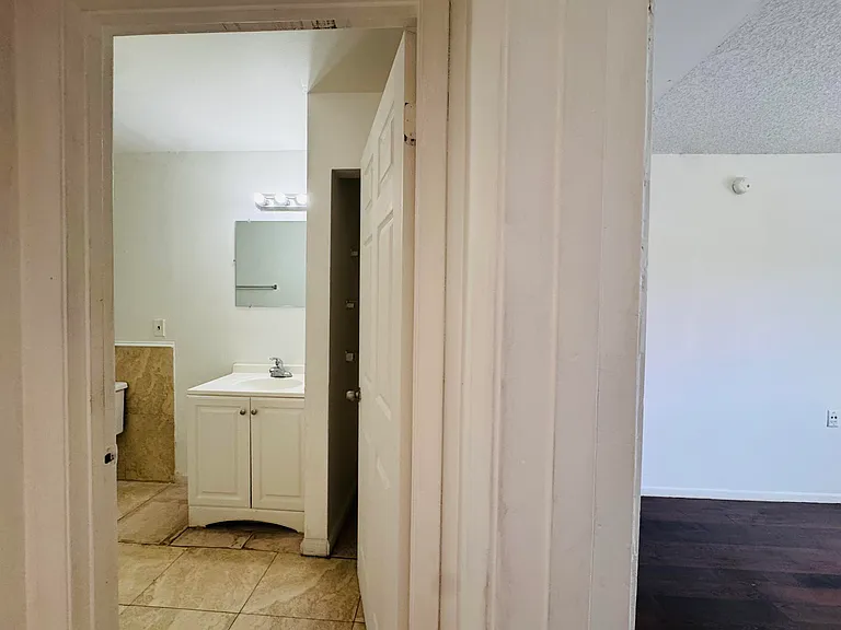 1068 N Benoist Farms Rd #302 — Photo 33