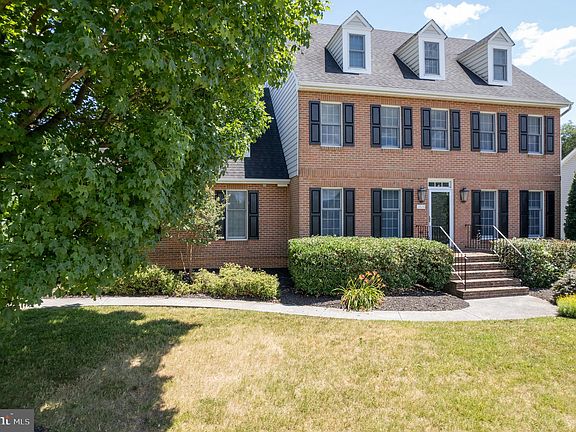 4th image of 2628 Windwood Dr