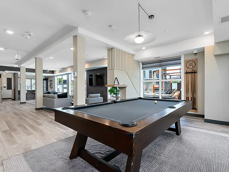 565 Griesbach Parade NW — Photo 39