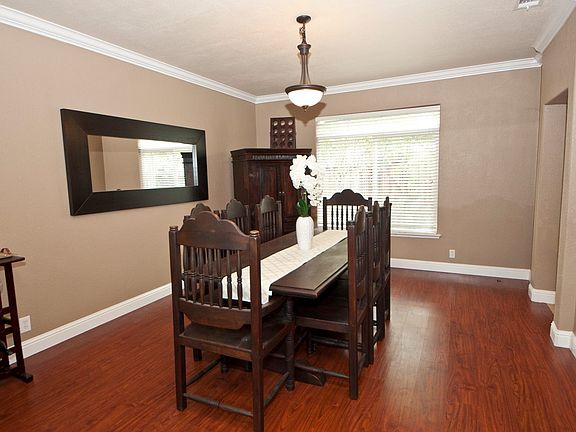 4th image of 103 Ashley Pl