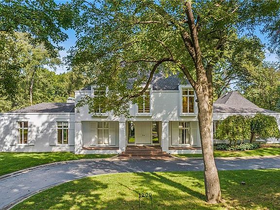 3rd image of 1200 W 57th Ter