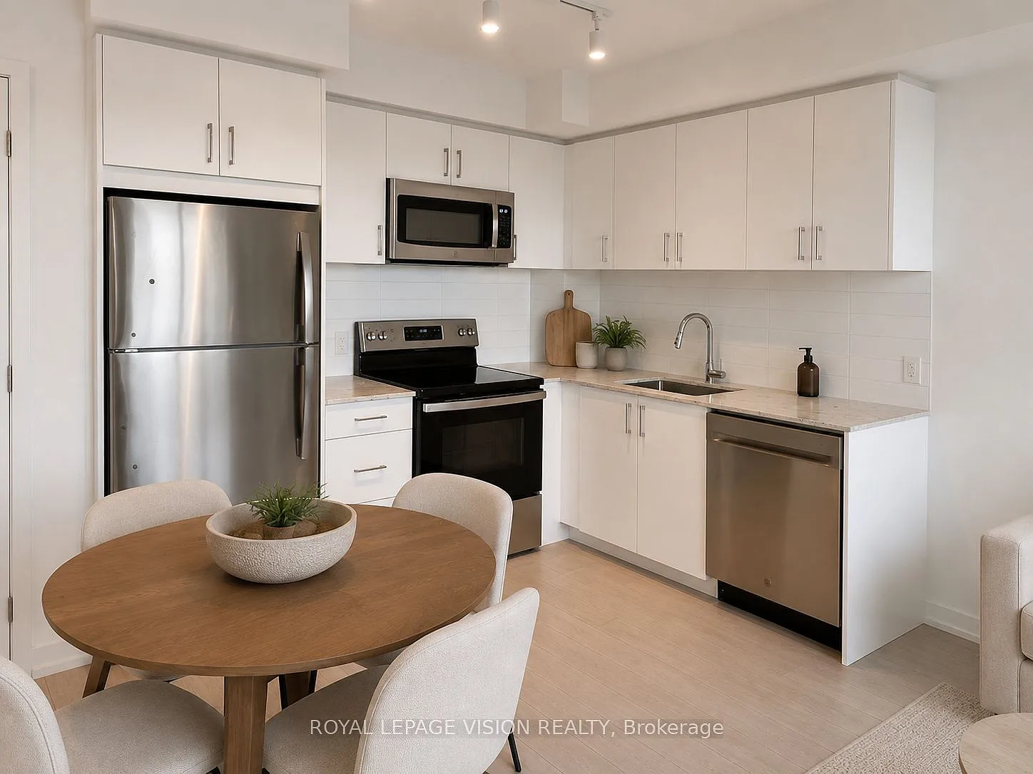 Notting Hill Condos — Photo 3