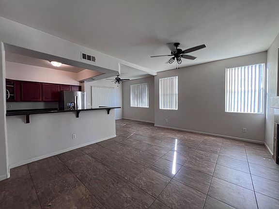 4th image of 1713 Queen Victoria St Unit 103