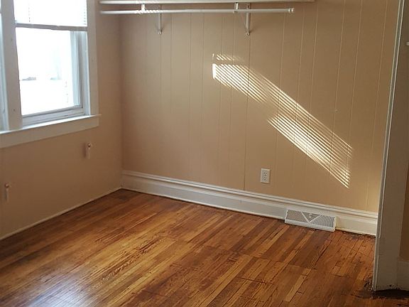 5th image of 20 W Goodell St APT 1