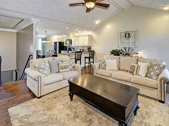 5th image of 10419 Gisela Ct