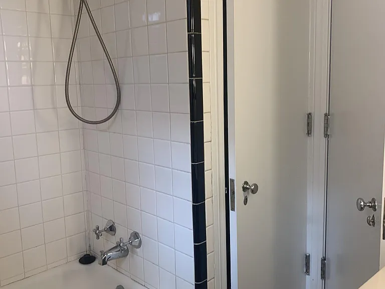 First floor full bath