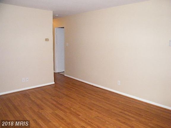 3rd image of 718 W Holly Ave