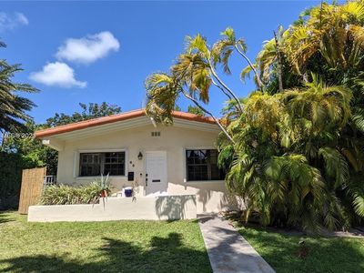 165 Hampton Ln, Key Biscayne, FL, 33149
