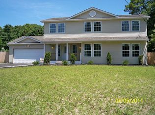 436 Lockwood Dr, Shirley, NY 11967